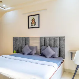 Hotel Housr Sector 43 Near Global Foyer Mall